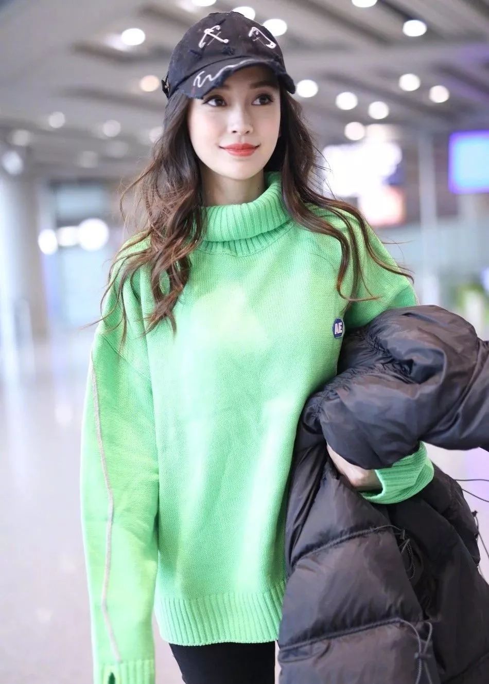 周洁琼穿砂糖匡威鞋,周洁琼鞋