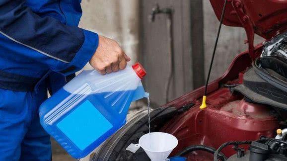 自制玻璃水正确使用方法,玻璃水如何正确使用