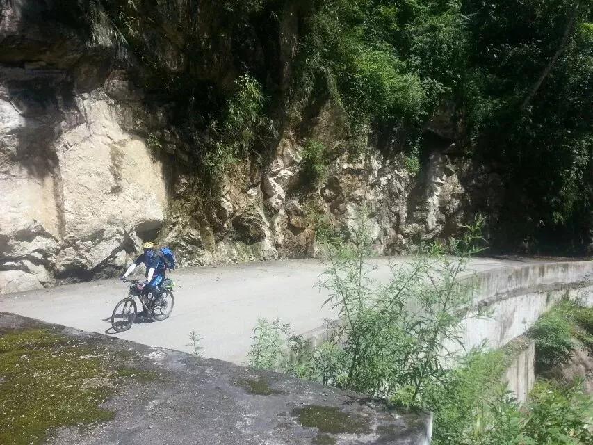 贡山到福贡几个小时,福贡到贡山有班车吗