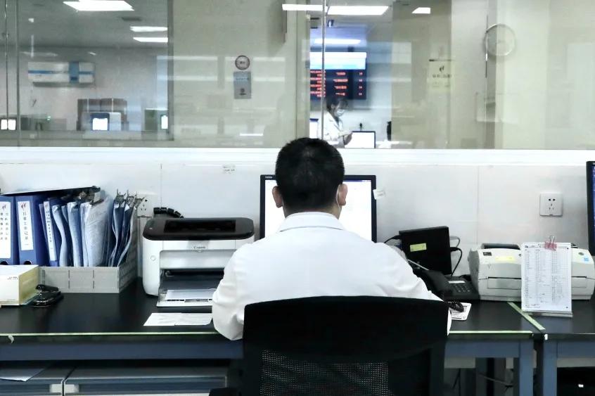 医师节来了致敬最美医者,医师节聆听他们的故事