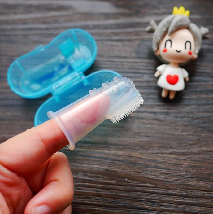 两岁宝宝有蛀牙刷牙的正确方法,宝宝牙齿清洁喷雾防止蛀牙