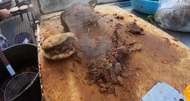 路边摊牛肉饼利润,牛肉饼10元3个