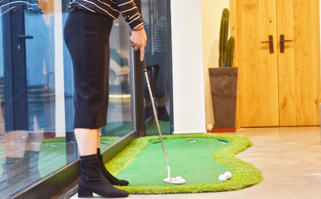 一座白楼，青山环绕，云卷雾舒～享受在莫干山野的娴静自由