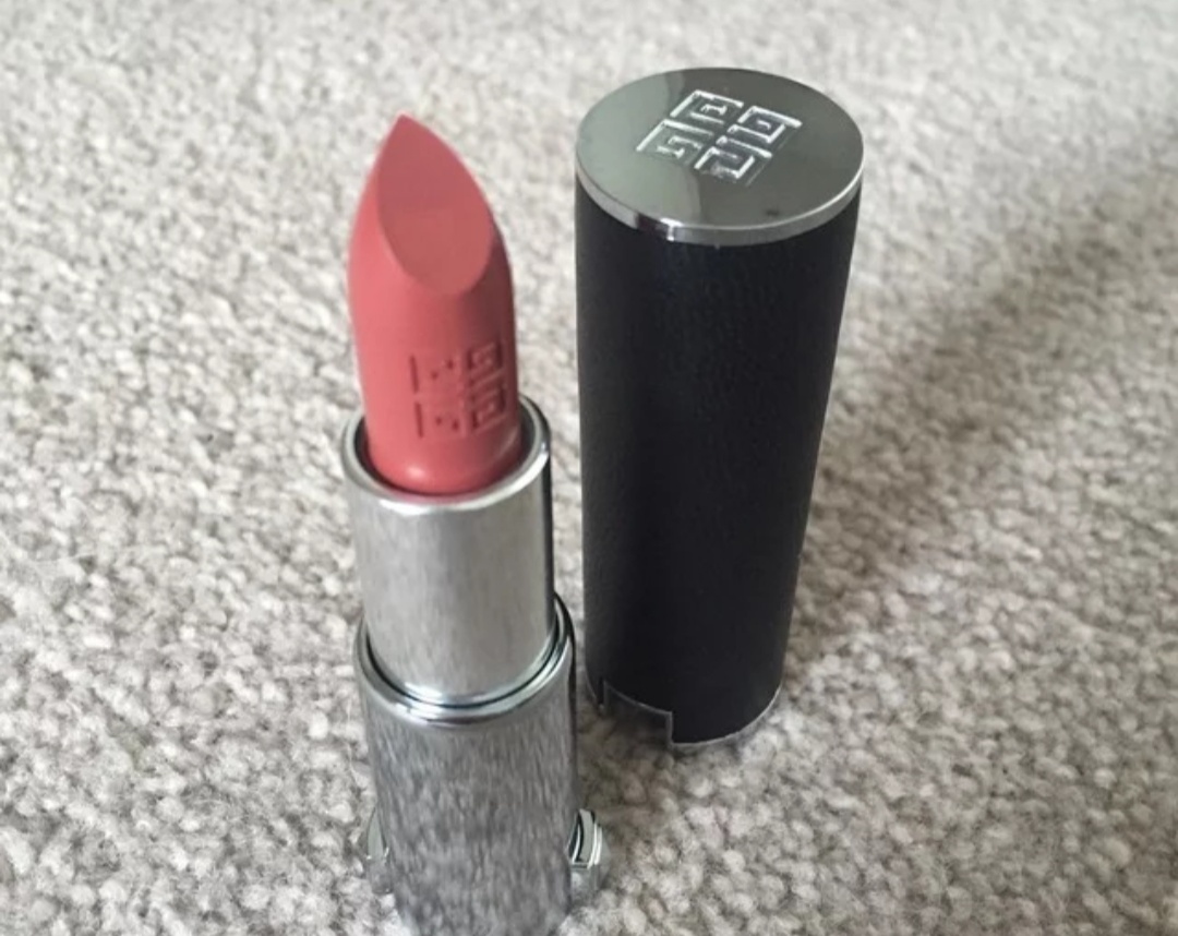 豆沙色口红大集合:雅诗兰黛420谁用谁温柔,闭眼也不会选错