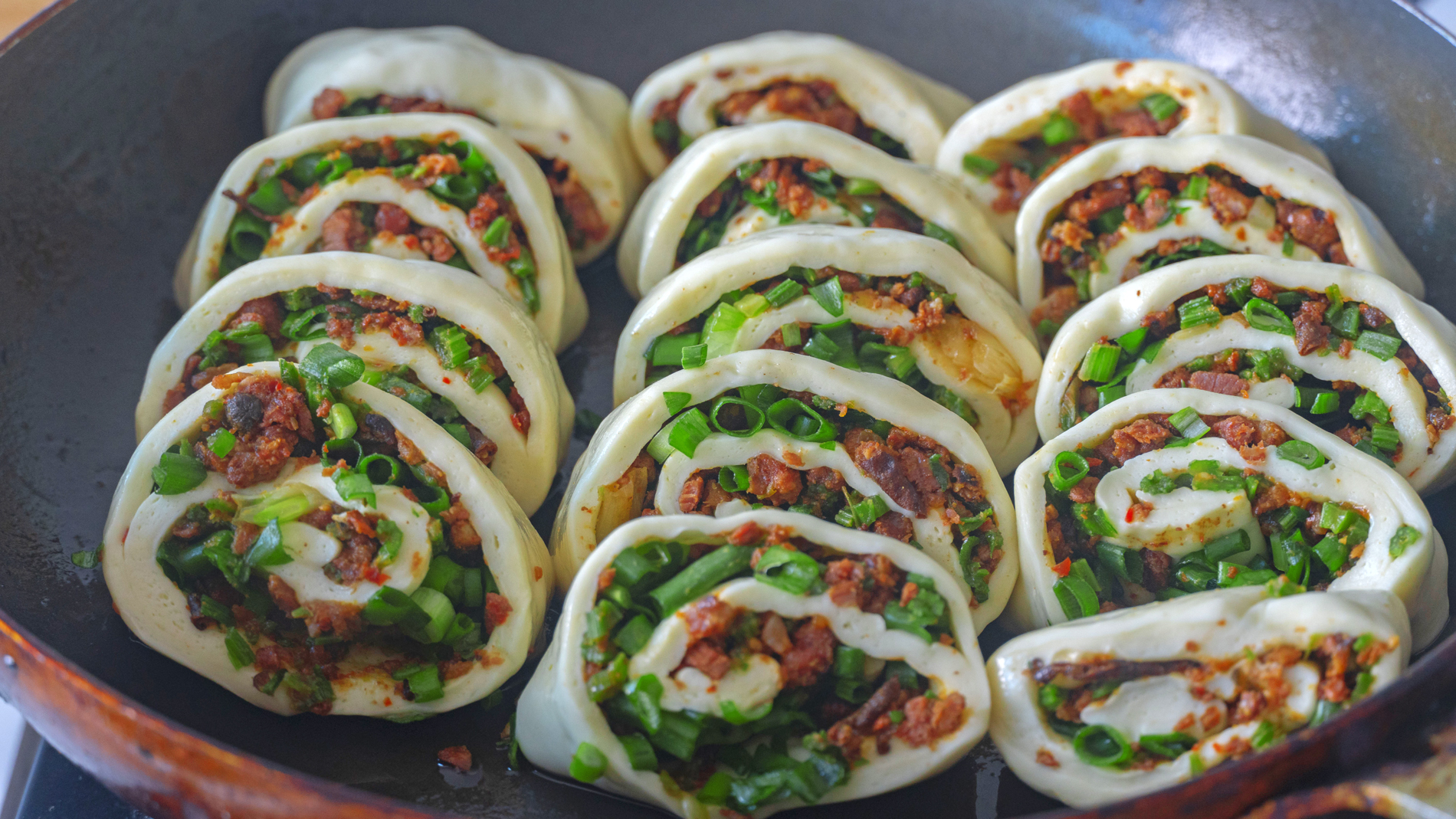 面粉别蒸馒头了教你懒人做法,面粉别只蒸馒头了试试这创意做法