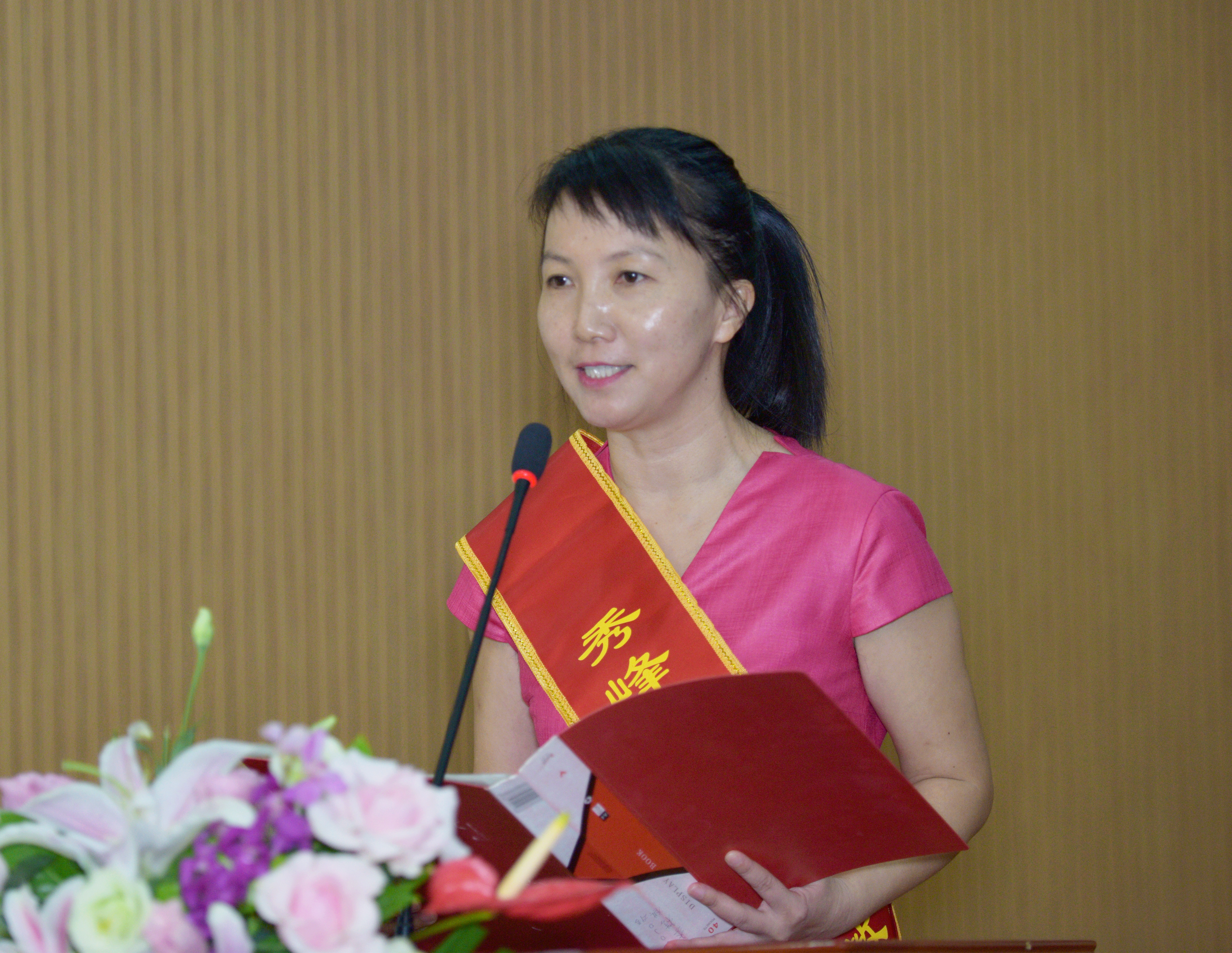 真抓实干努力办好人民满意的教育,桂林市秀峰区龙桂丽