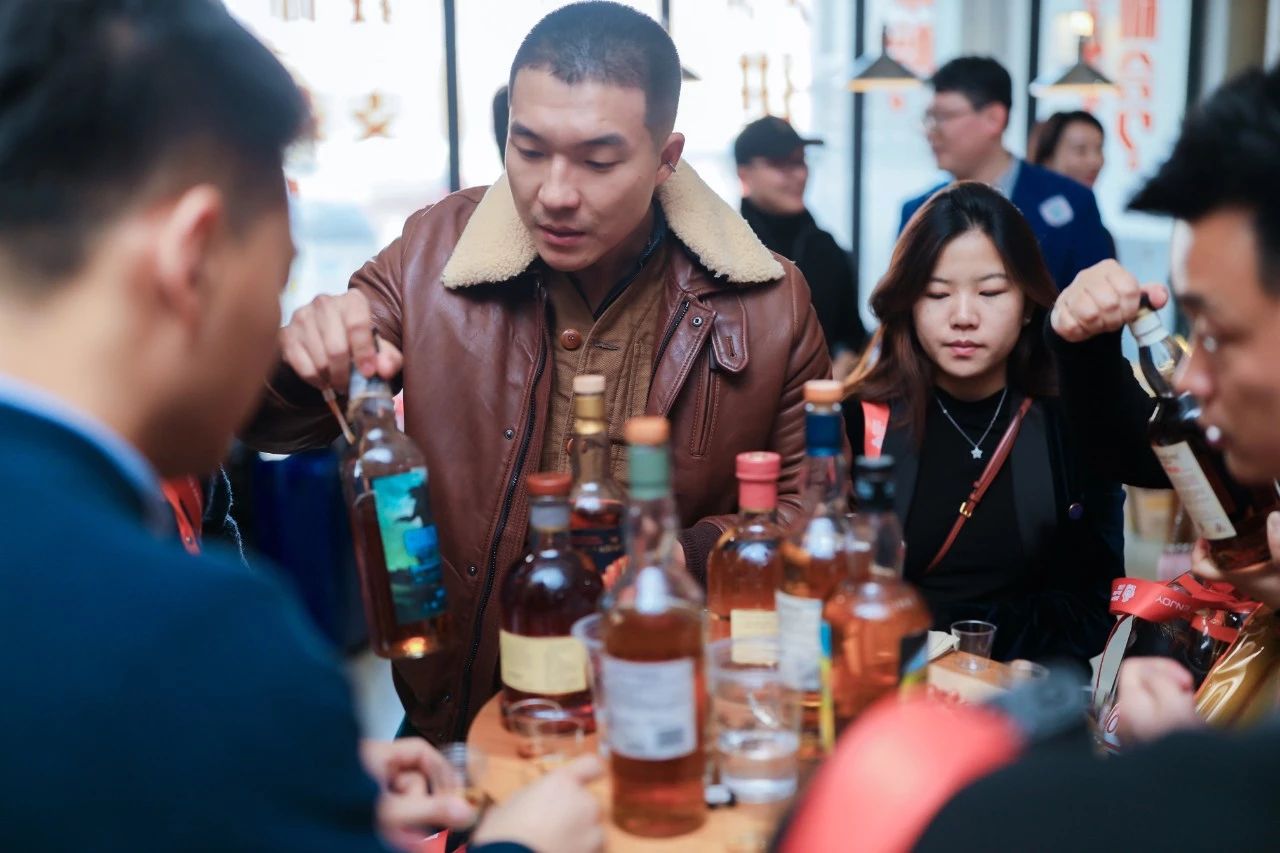 omg加工视频大全,omg夺冠高燃酒吧介绍