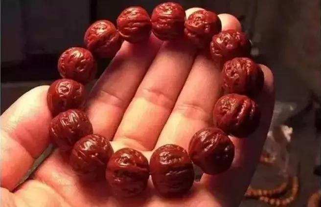 文玩小核桃手串能用水洗吗,文玩小核桃蛤蟆头手串价格