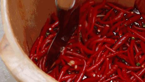 风味各异,有奇特香味的调料