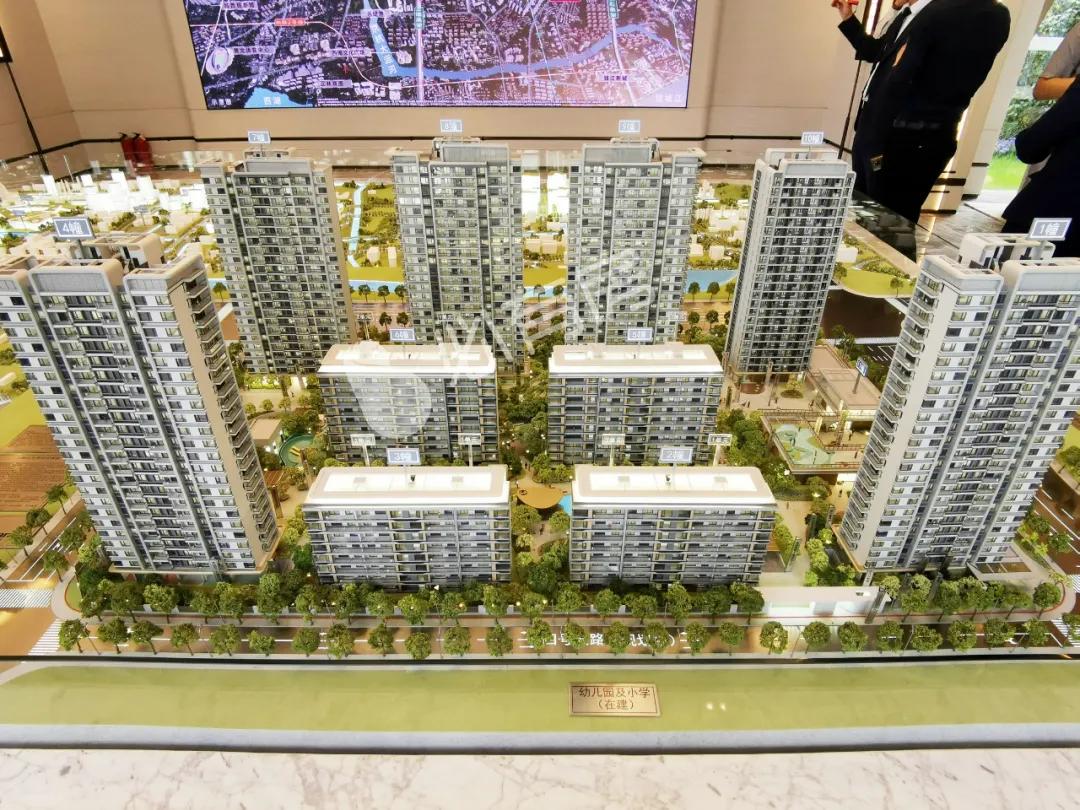 粉盘撞车，现状差又最贵的上河公元你买账吗？