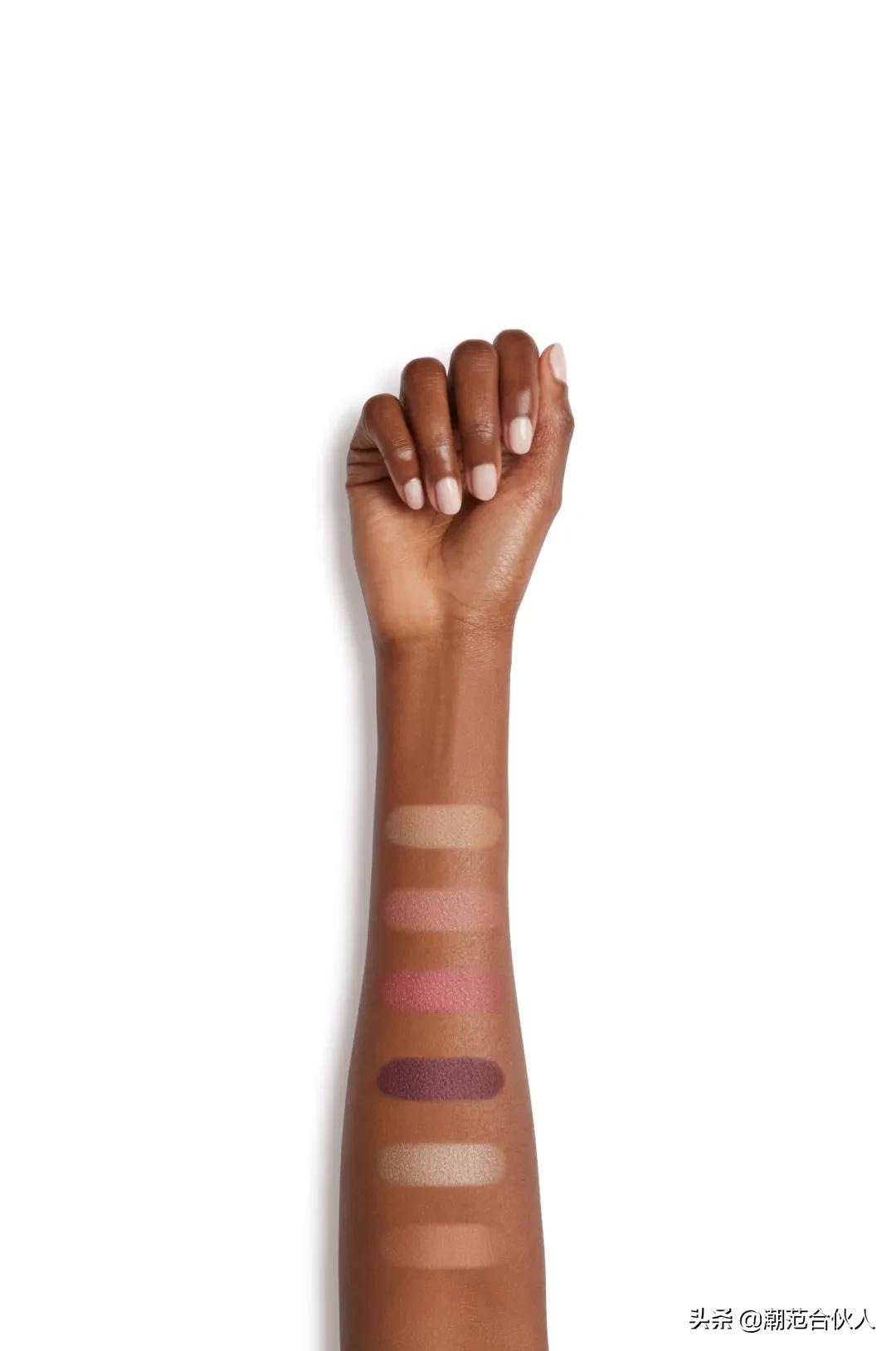 李佳琦omg这个产品也太好用了吧,李佳琦被称为美妆界的代名词