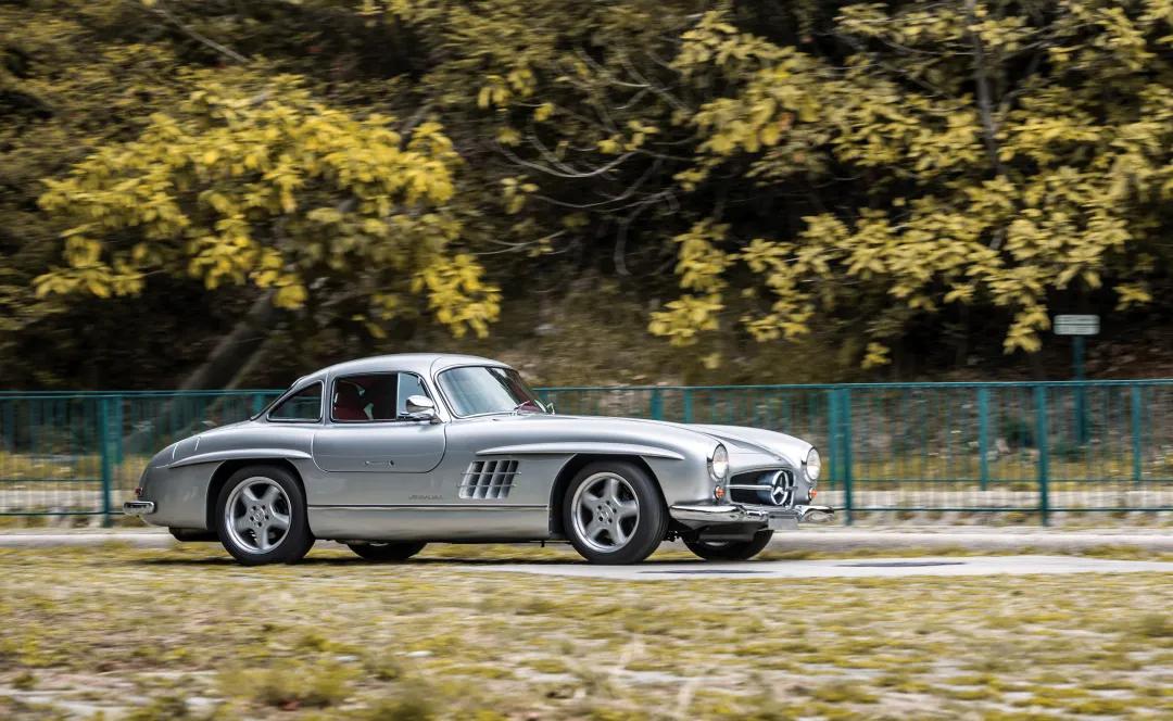 奔驰s300经典,带海鸥翼的奔驰300sl