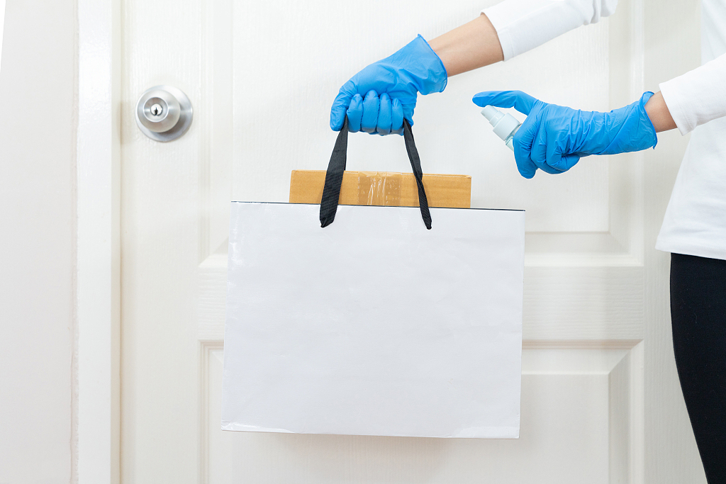 警惕收到这种快递千万别扫码,莫名收到大件快递要注意了