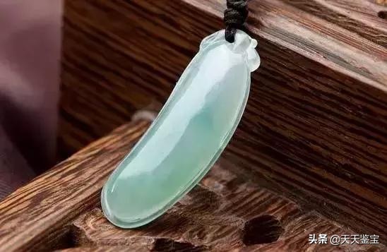翡翠新手需谨慎，这八种坑爹的翡翠一定不能买