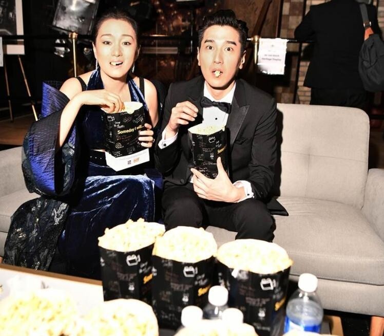 56岁巩俐与37岁赵又廷有吻戏,画面浪漫又唯美,网友:毫无违和感