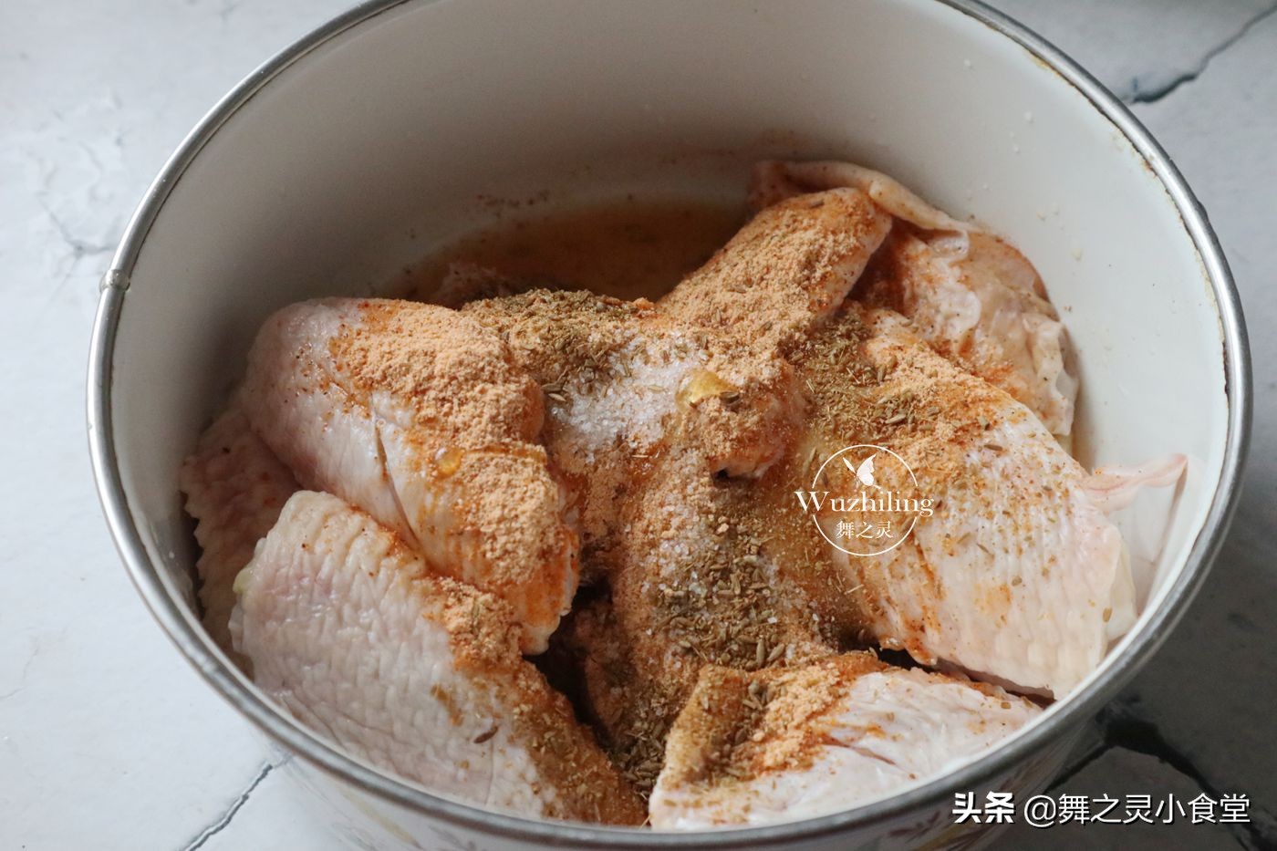 做香酥鸡翅需要放些什么,酥脆鸡翅不用酥肉粉