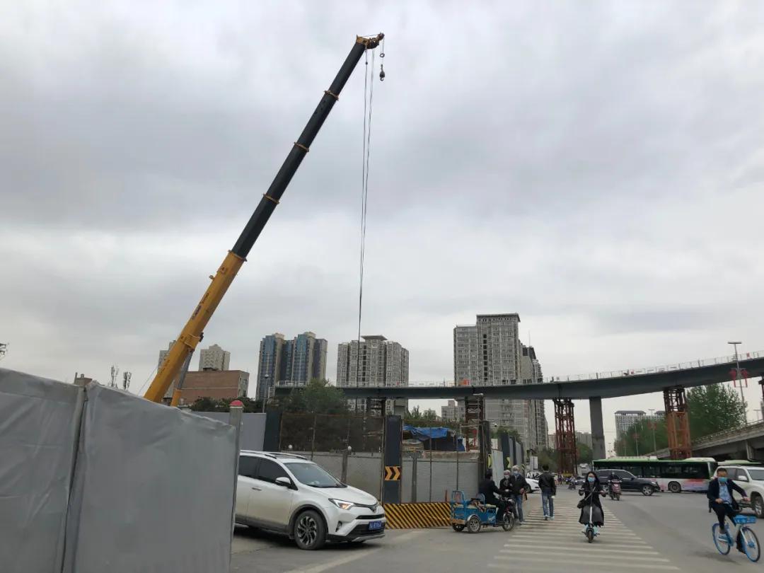 西郊堵车的视频,西郊交通路况