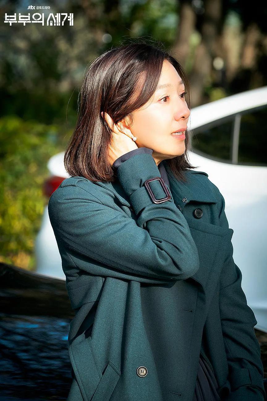 金喜爱《夫妻的世界》狐媚小三、渣男腥夫,这几点让人满肚子火!