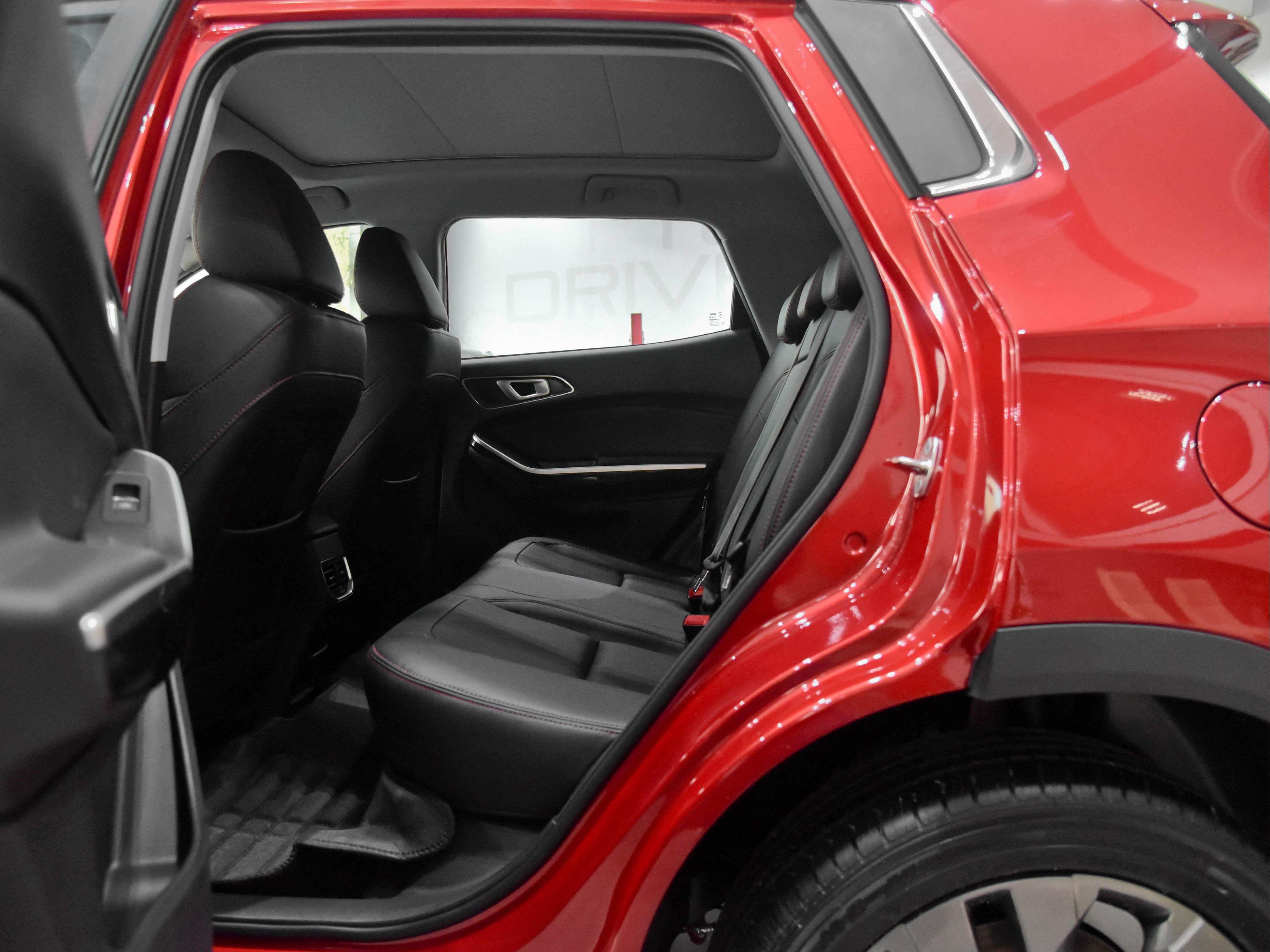 国产小型suv瑞虎3,国产紧凑型suv奇瑞瑞虎8