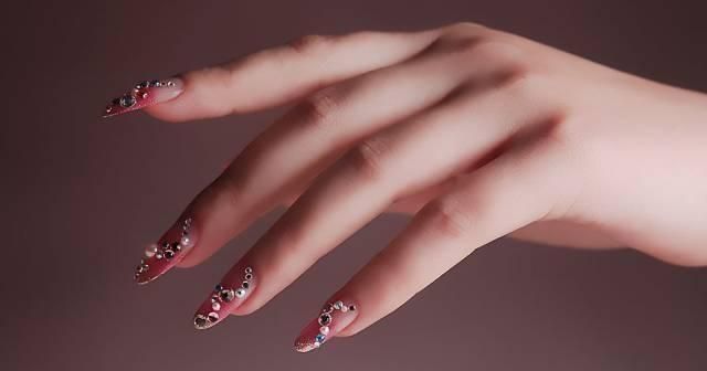 如何将手部快速变得光滑白嫩,双手变白嫩的小妙招