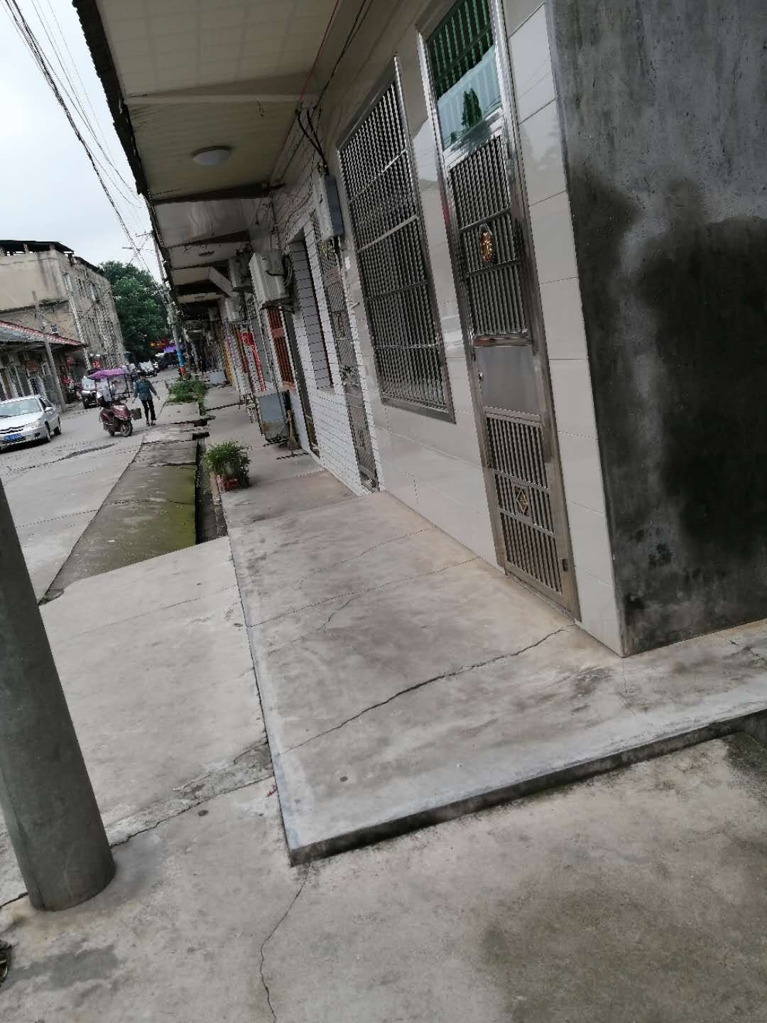 父亲去世土地证怎么办,父亲去世只有土地证房子归谁所有