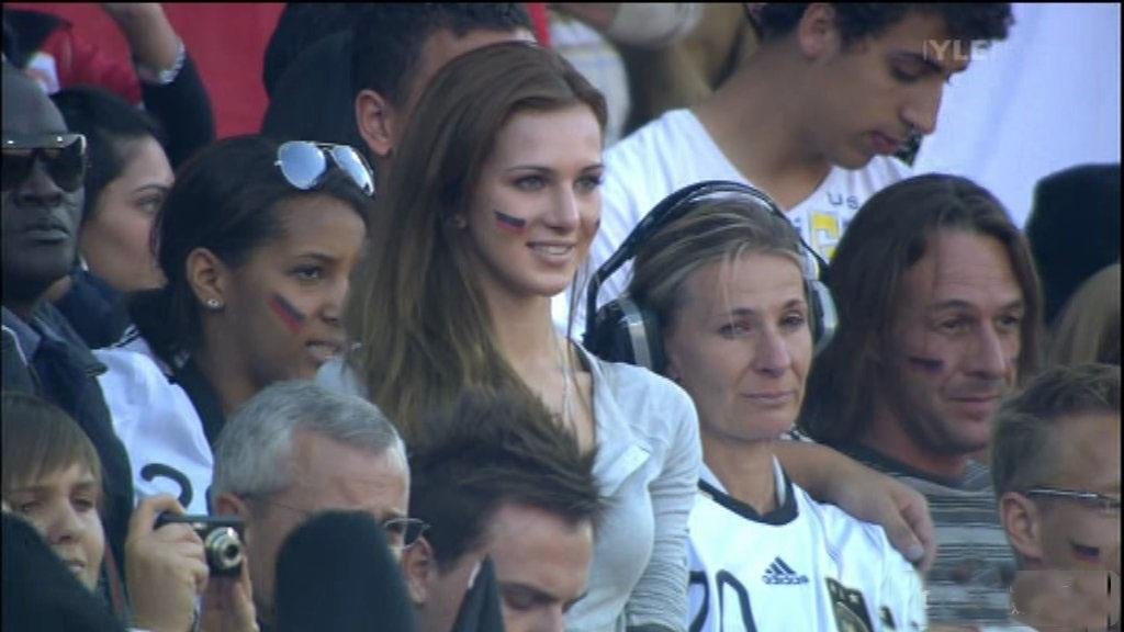 鲁能新援妻子不输佩嫂,鲁能最帅球员女朋友