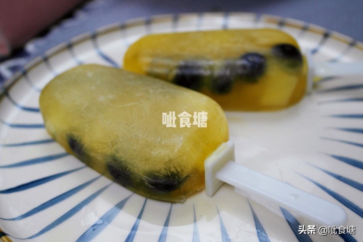 天热想吃冰棒图片,天气热了怎么做冰棍吃
