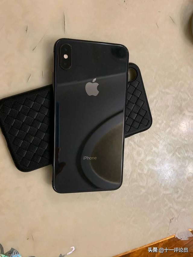 3000左右的苹果xsm卡贴机使用一月实际体验（包括信号问题）