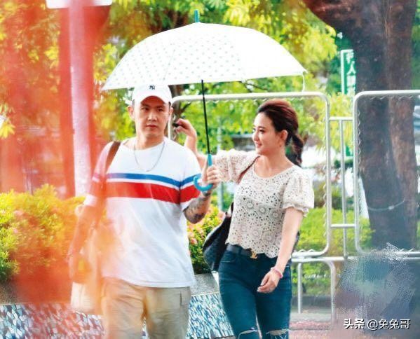 何妤玟前夫是谁,何妤玟最短恋情