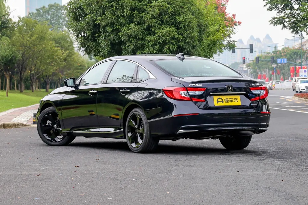 本田雅阁2.0l混动版发动机,销量反而下滑
