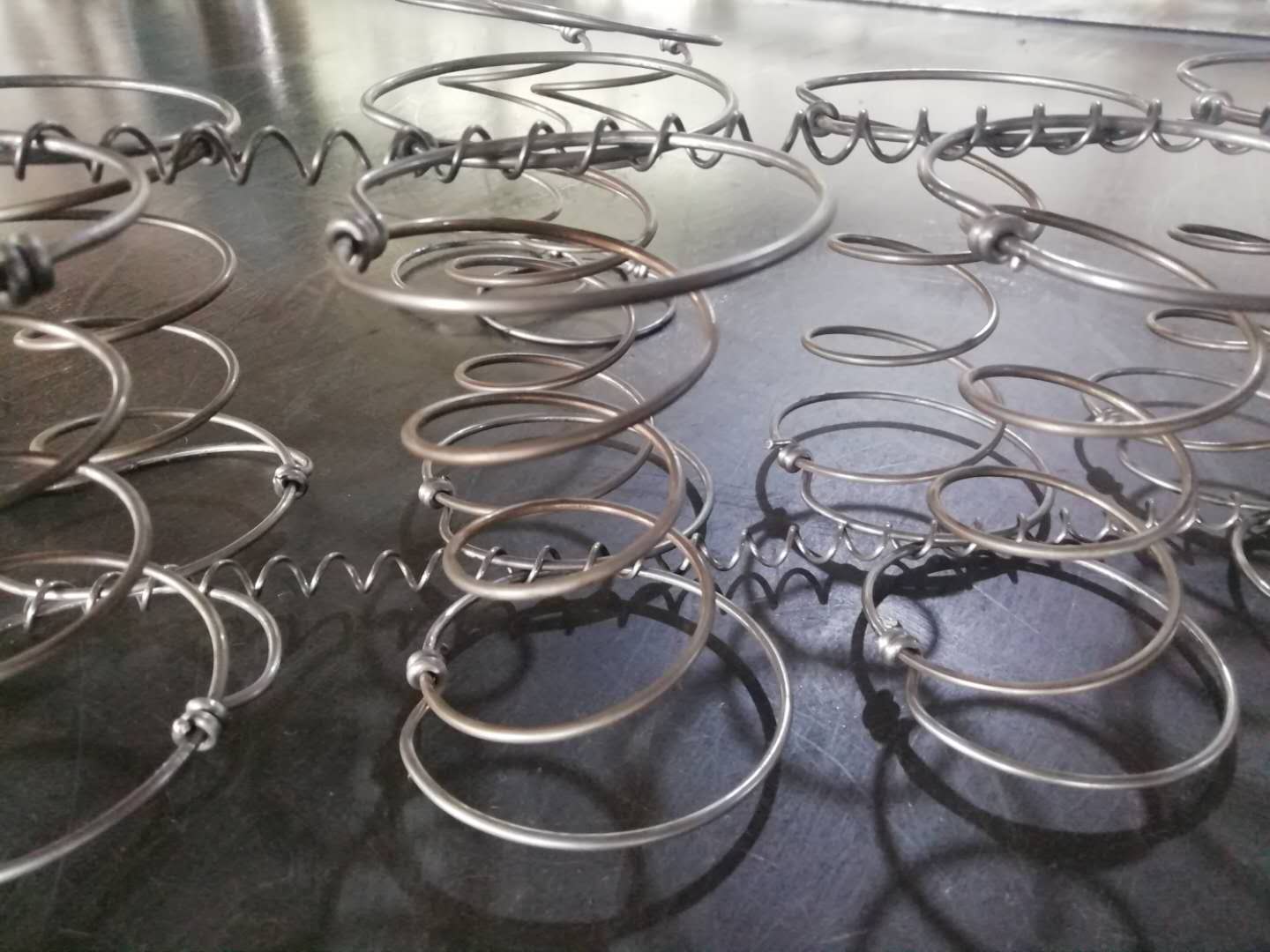 沙发弹簧塌陷怎么维修,床垫弹簧塌陷修复小技巧