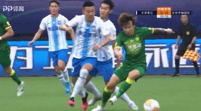 国安3-1泰达后,6大名记点评:那个VAR没判的点球,改变了比赛