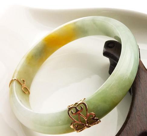 手镯被摔碎以为赔不起,把别人手镯摔裂了怎么赔