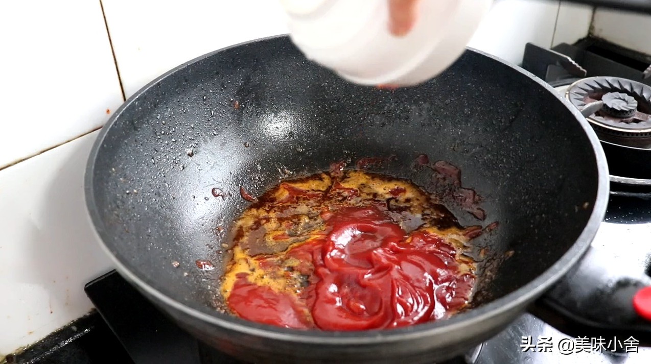 油焖大虾的家常做法最正宗的做法,油焖大虾香酥鲜嫩大人小孩都爱吃