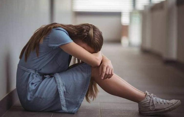 孩子玩游戏上瘾不上学怎么办,孩子玩手机上瘾不上学了怎么办