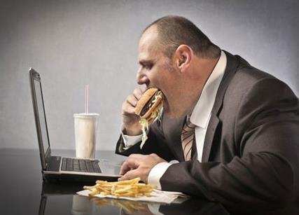 和走路一样的慢跑伤膝盖吗,走路和跑步哪个更伤膝盖