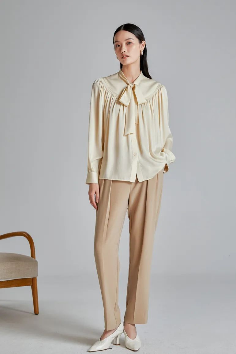 今年流行的衬衫带字母,今年流行衬衫长款花色