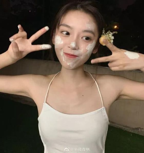 网红阿沁早期照片,刘阳回应阿沁出轨