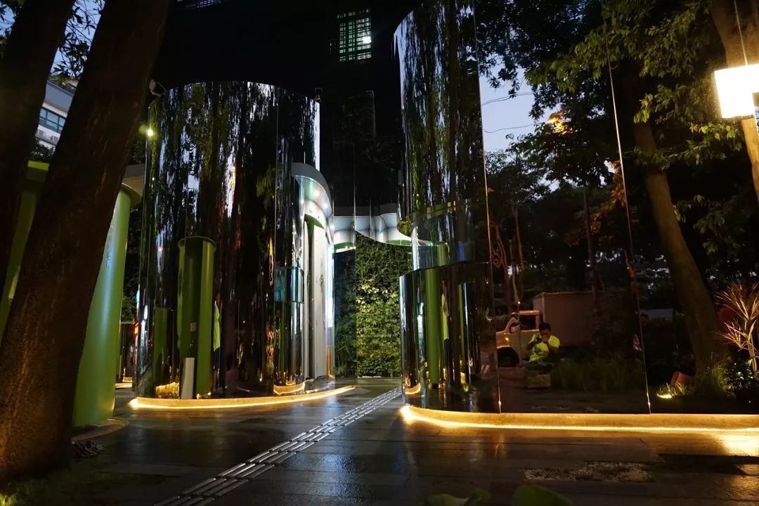 深圳，一个连拉屎都要发朋友圈的城市