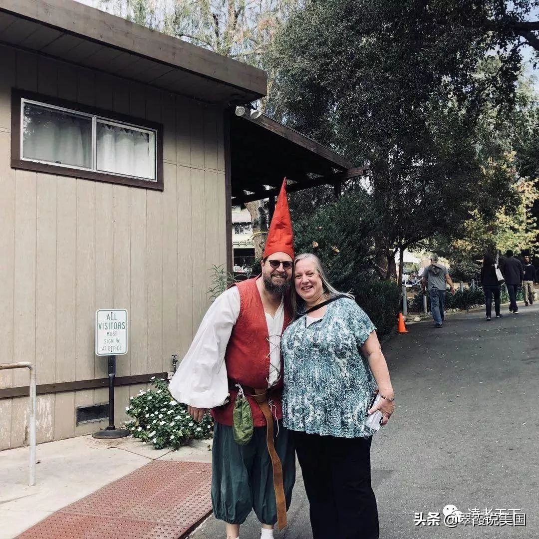 翠霞带你看看洛杉矶的精灵集市