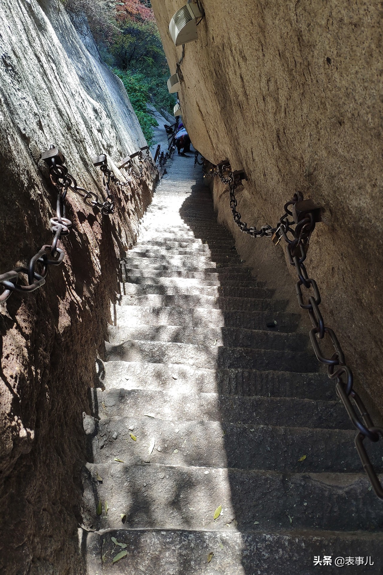 花160元和9个小时爬华山，还喝了一瓶15元的可乐，我是在找虐么？