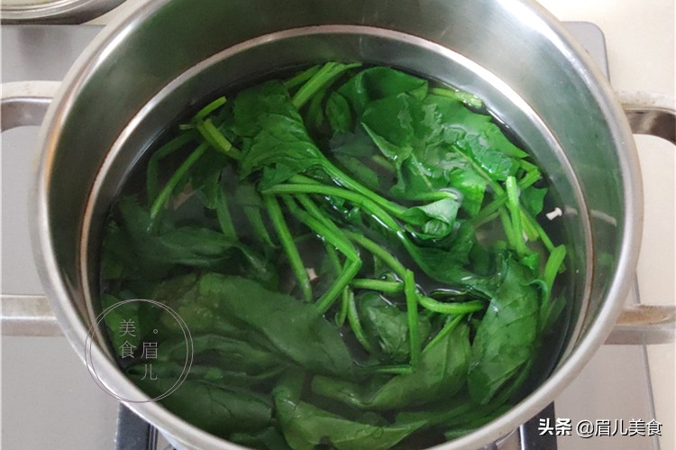 菠菜汁和饺子面不变色的办法,菠菜汁饺子为什么黄黄的