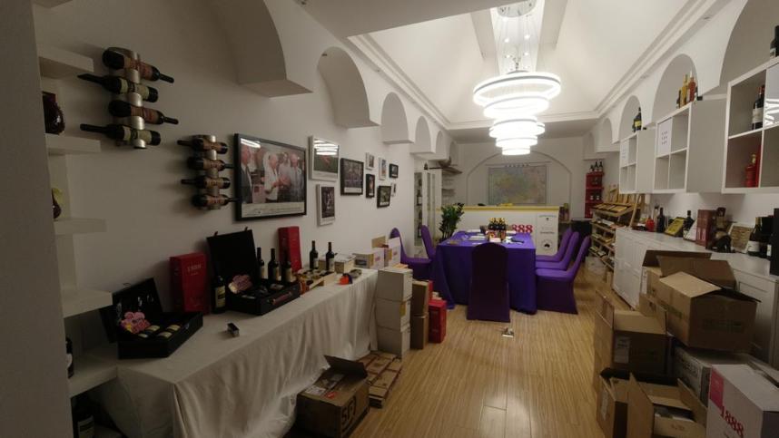 网上买的酒跟实体店的区别,去实体店买品牌酒靠谱吗