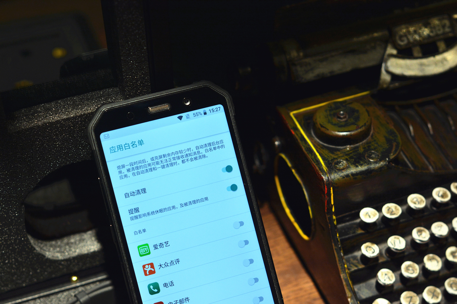 AGMH1手机:不怕摔,不怕水,能待机20天,父母最爱?