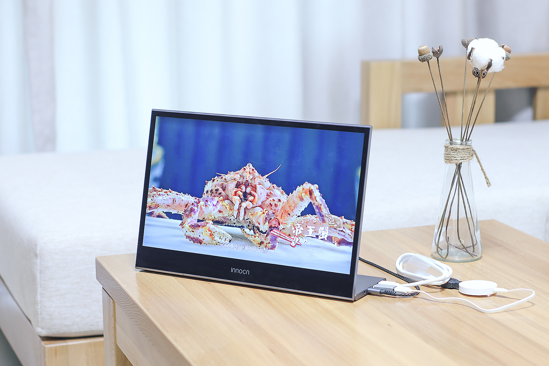innocn44寸显示器游戏体验,innocn显示器便携