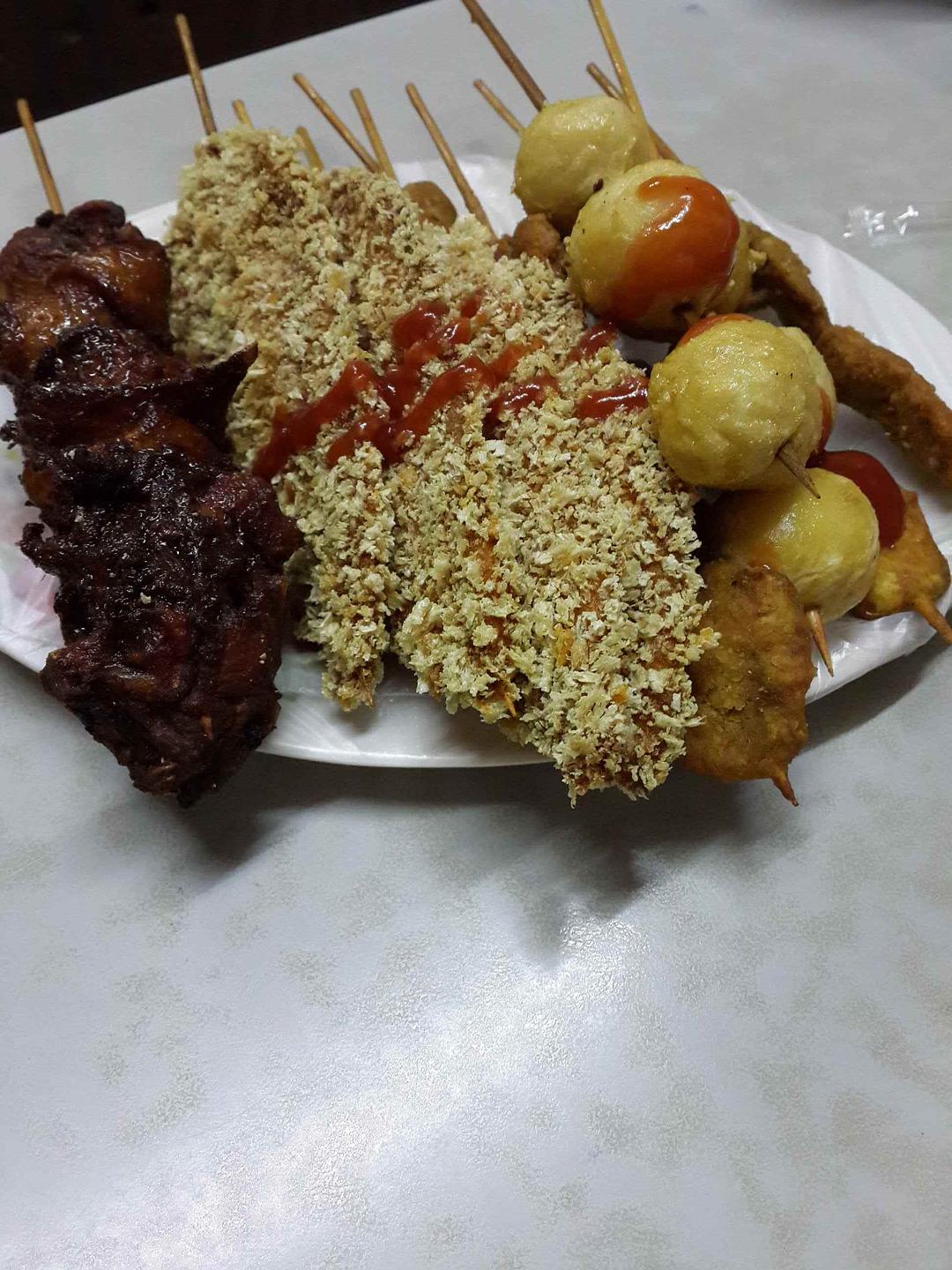 泉州酸甜口炸串,小学门口炸串酱料超香