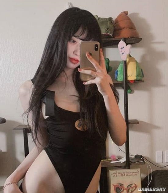 坏坏的动作惹人怜爱韩国美女游戏up主godlita