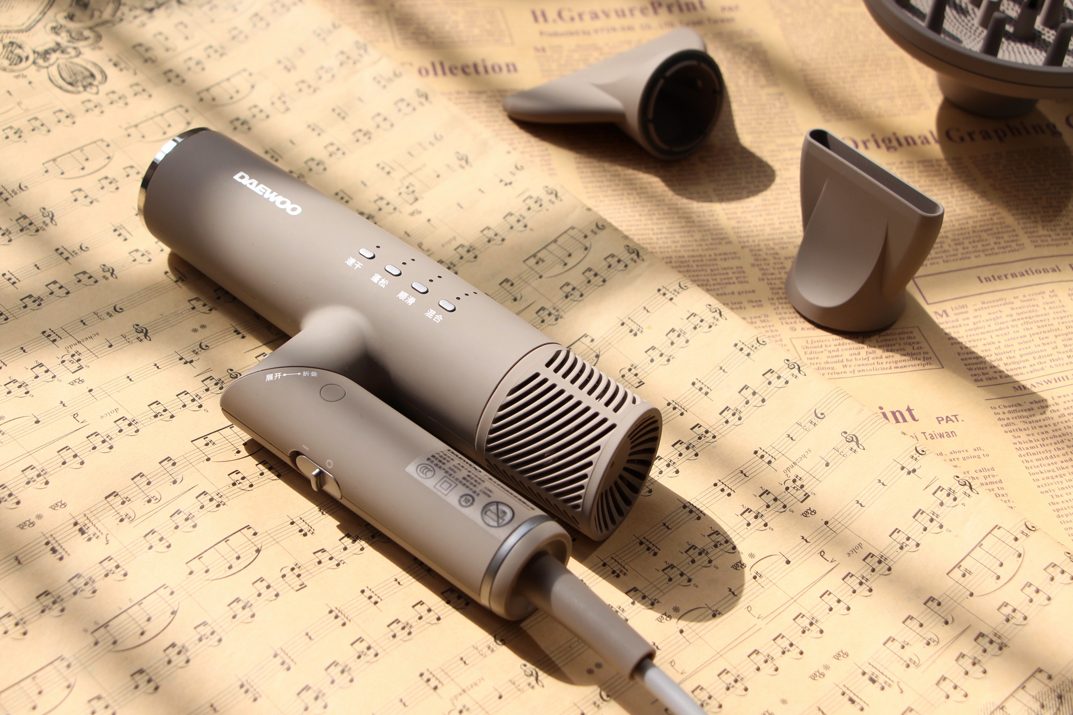 百变实用发型,百变造型吹风机