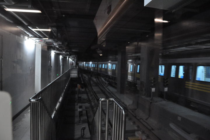 地铁到达终点站后会怎样,地铁开到终点站之后会倒回去开吗