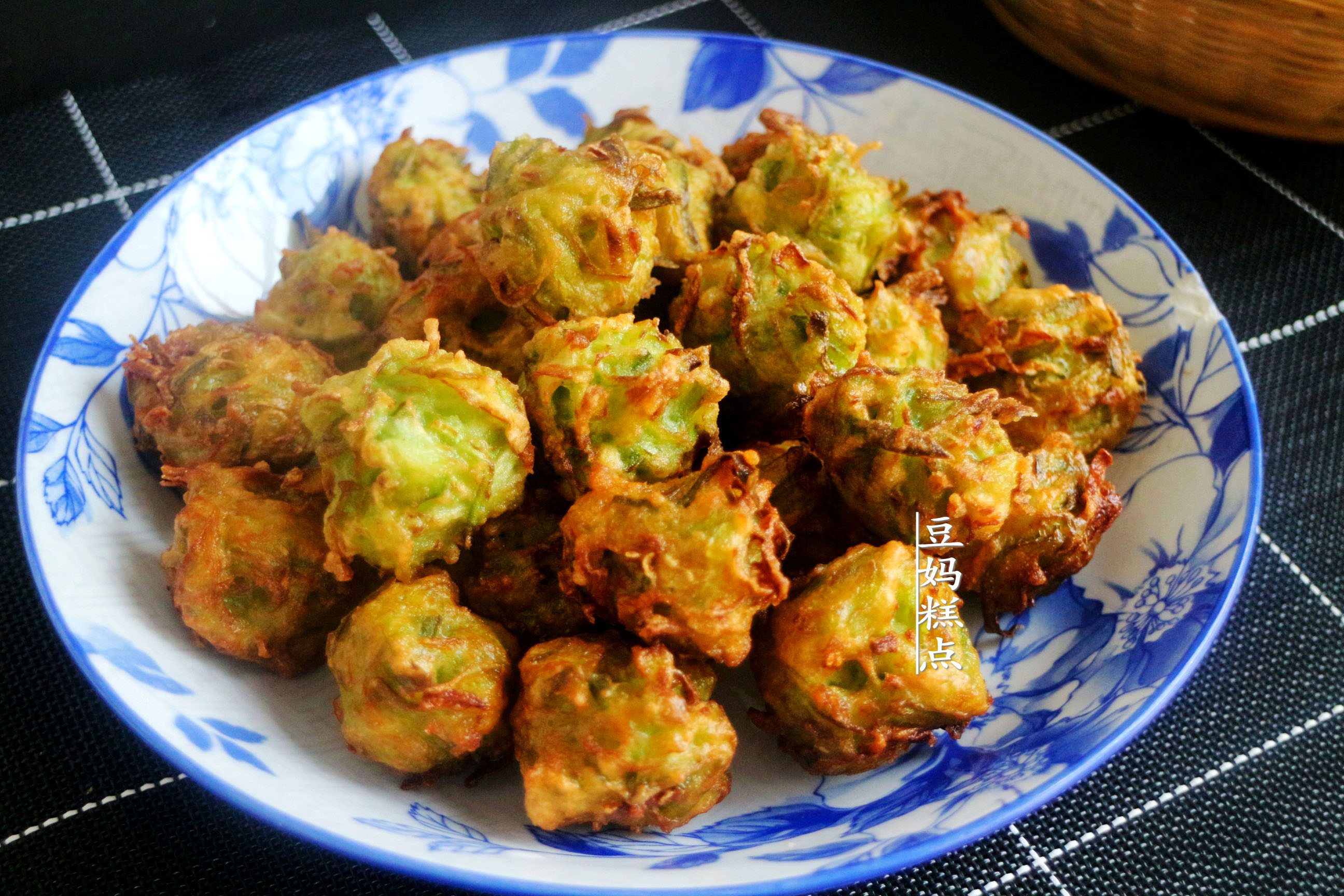 炸好丸子萝卜怎么做好吃,萝卜丸子放什么炸又酥又软